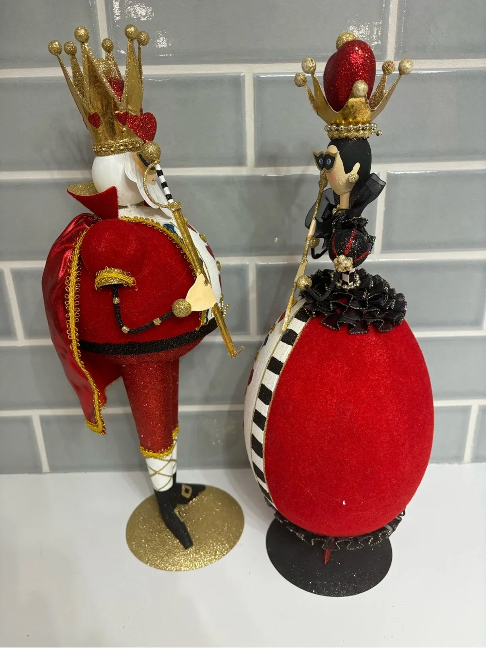 Set Of 2 PIER 1 IMPORTS King & Queen Of Hearts 16